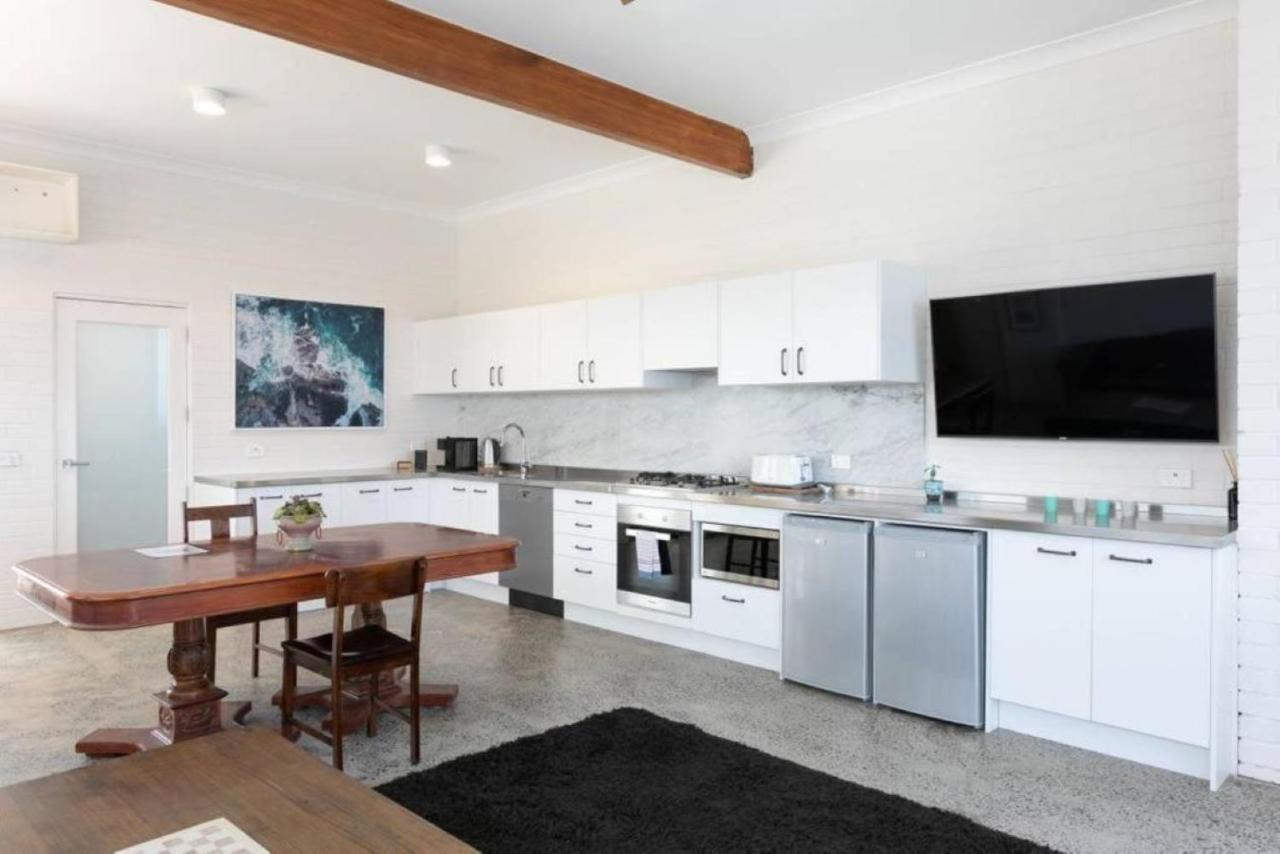 Upscale Cliffside Studio With Ocean Views North Bondi Sydney Exterior foto