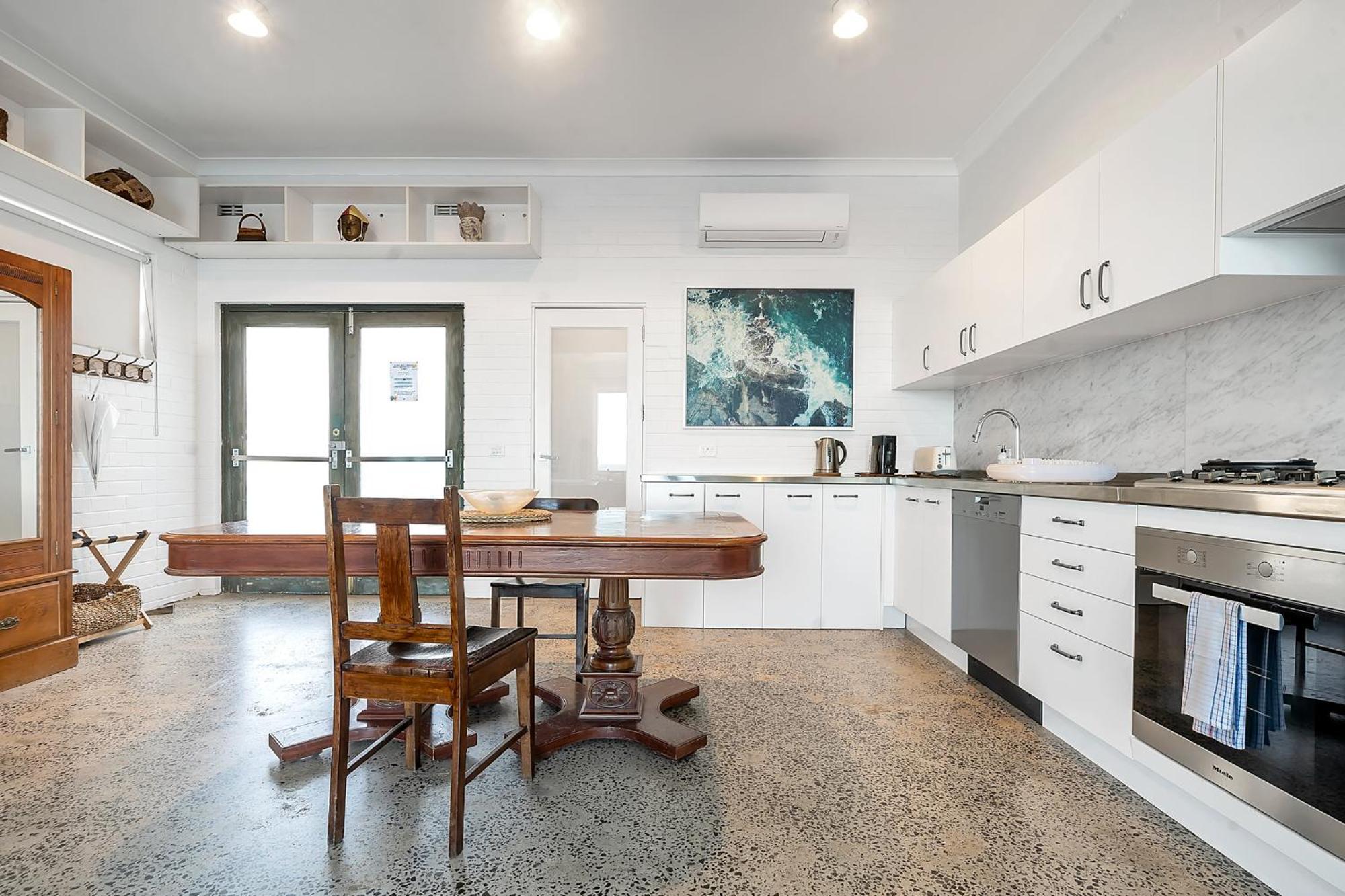 Upscale Cliffside Studio With Ocean Views North Bondi Sydney Exterior foto