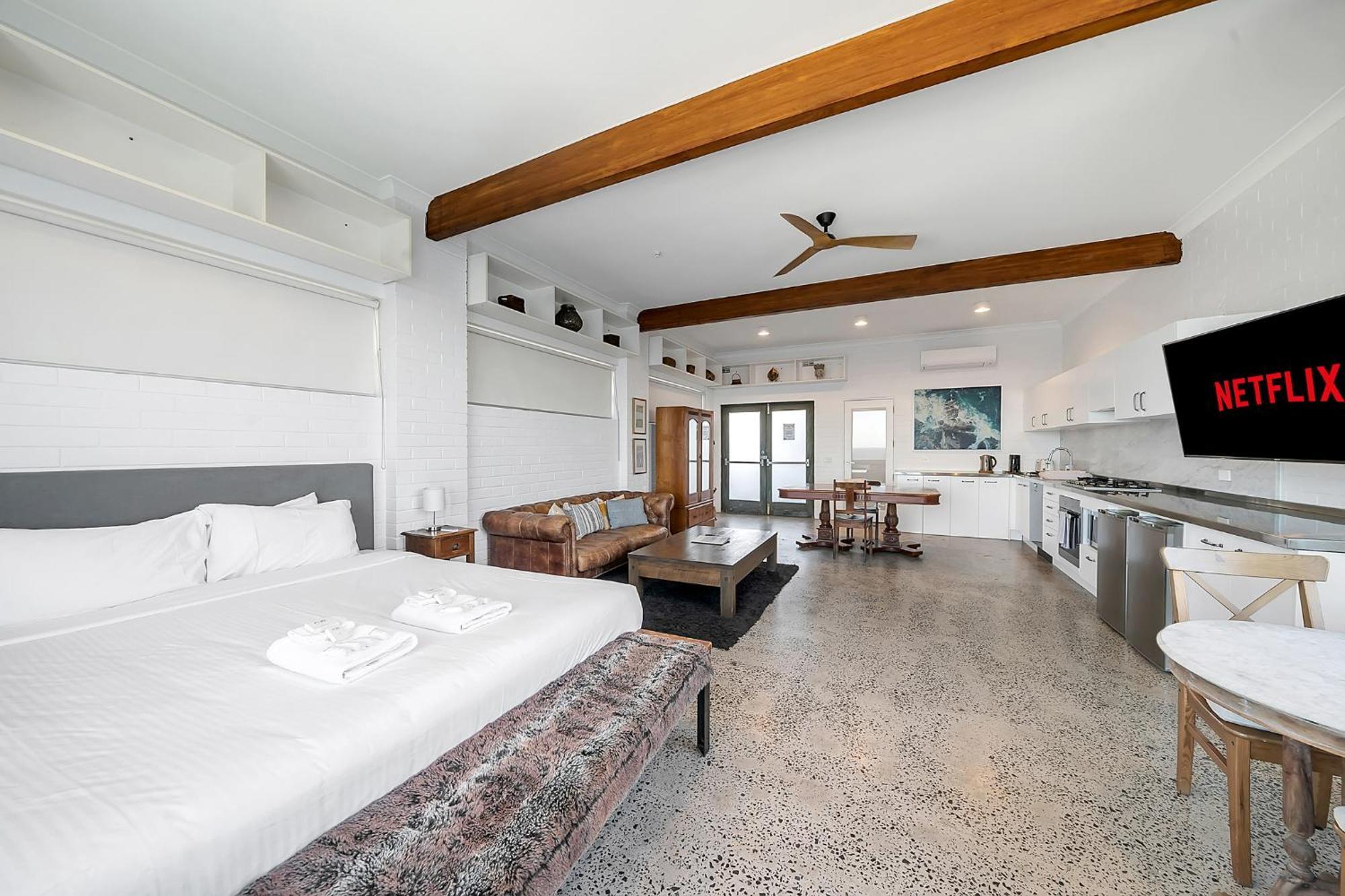 Upscale Cliffside Studio With Ocean Views North Bondi Sydney Exterior foto