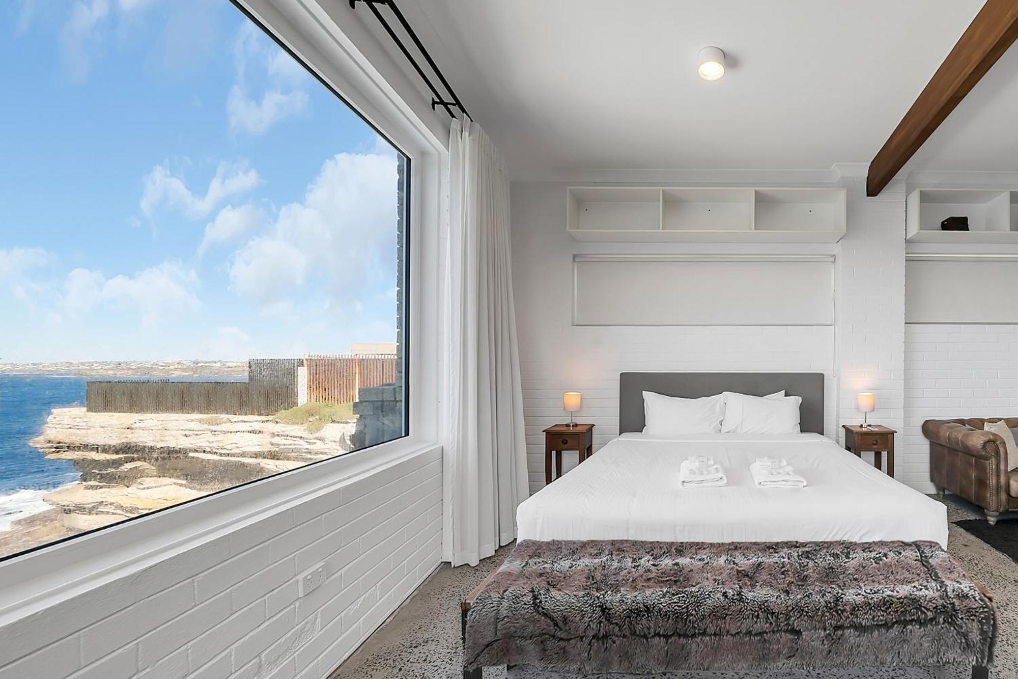 Upscale Cliffside Studio With Ocean Views North Bondi Sydney Exterior foto